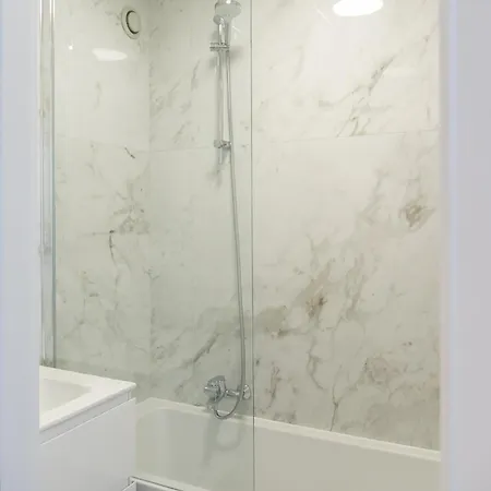 아파트 Art - With Seaview In *