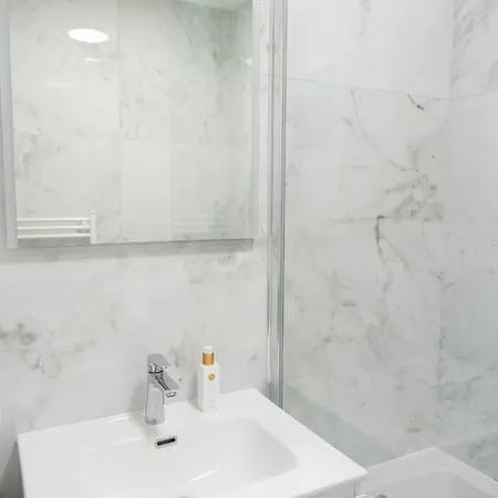 아파트 Art - With Seaview In